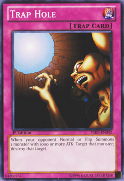 Trap Hole⁣ - Starter Deck: Kaiba Reloaded⁣ (Common)⁣ [042]